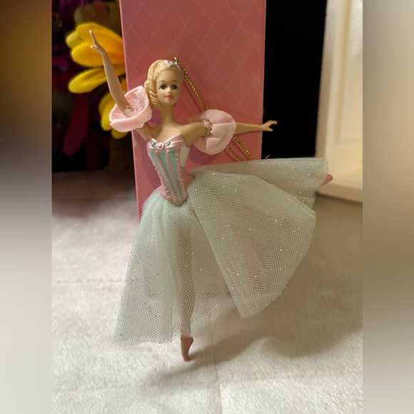 Vintage 1999 Avon Barbie As Marzipan In The Nutcracker 3rd & Final In Series - Picture 5 of 16